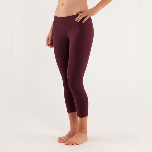 Lululemon Wunder Under Crops size 6 - Picture 6 of 6